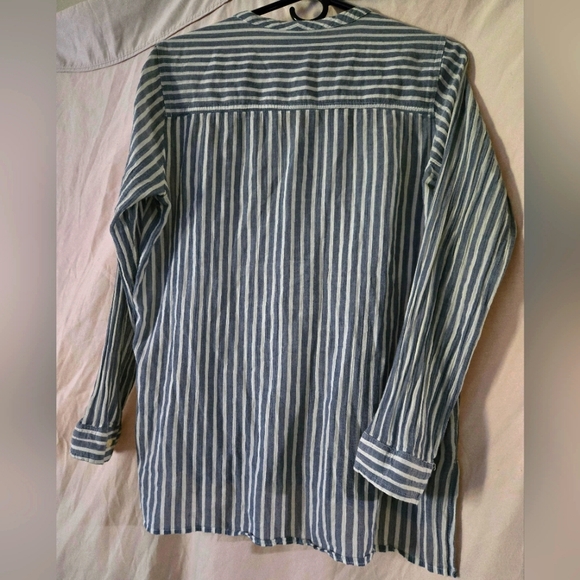 ◽️🟦◽️Women's J. Crew Striped Blouse; Size: 6◽️🟦◽️ - Picture 2 of 5